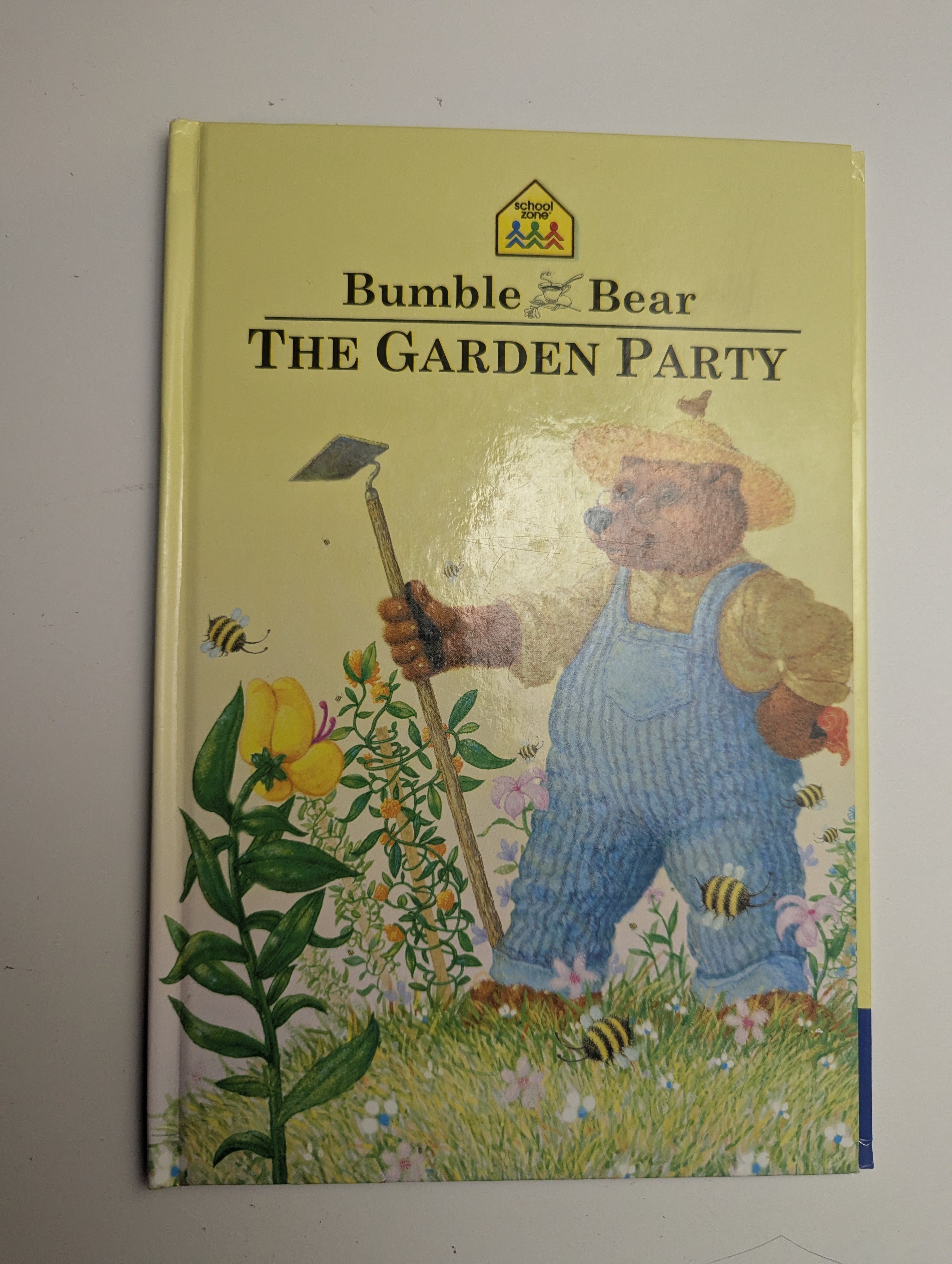 Bumble Bear: The Garden Party — by James Hoffman -Lightly Used