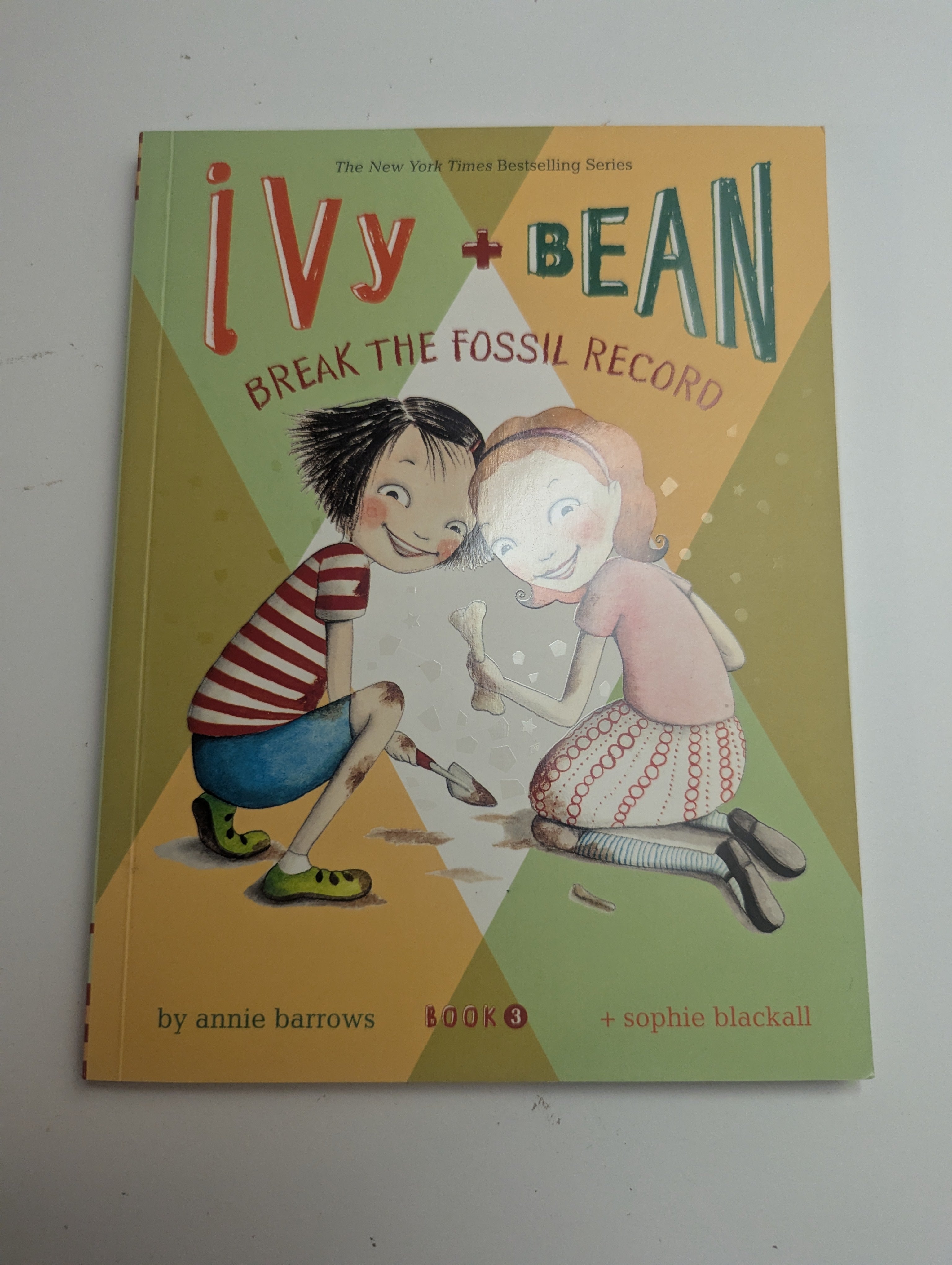 Ivy and Bean: Break the Fossil Record (book 3)— by Annie Barrows - Lightly Used