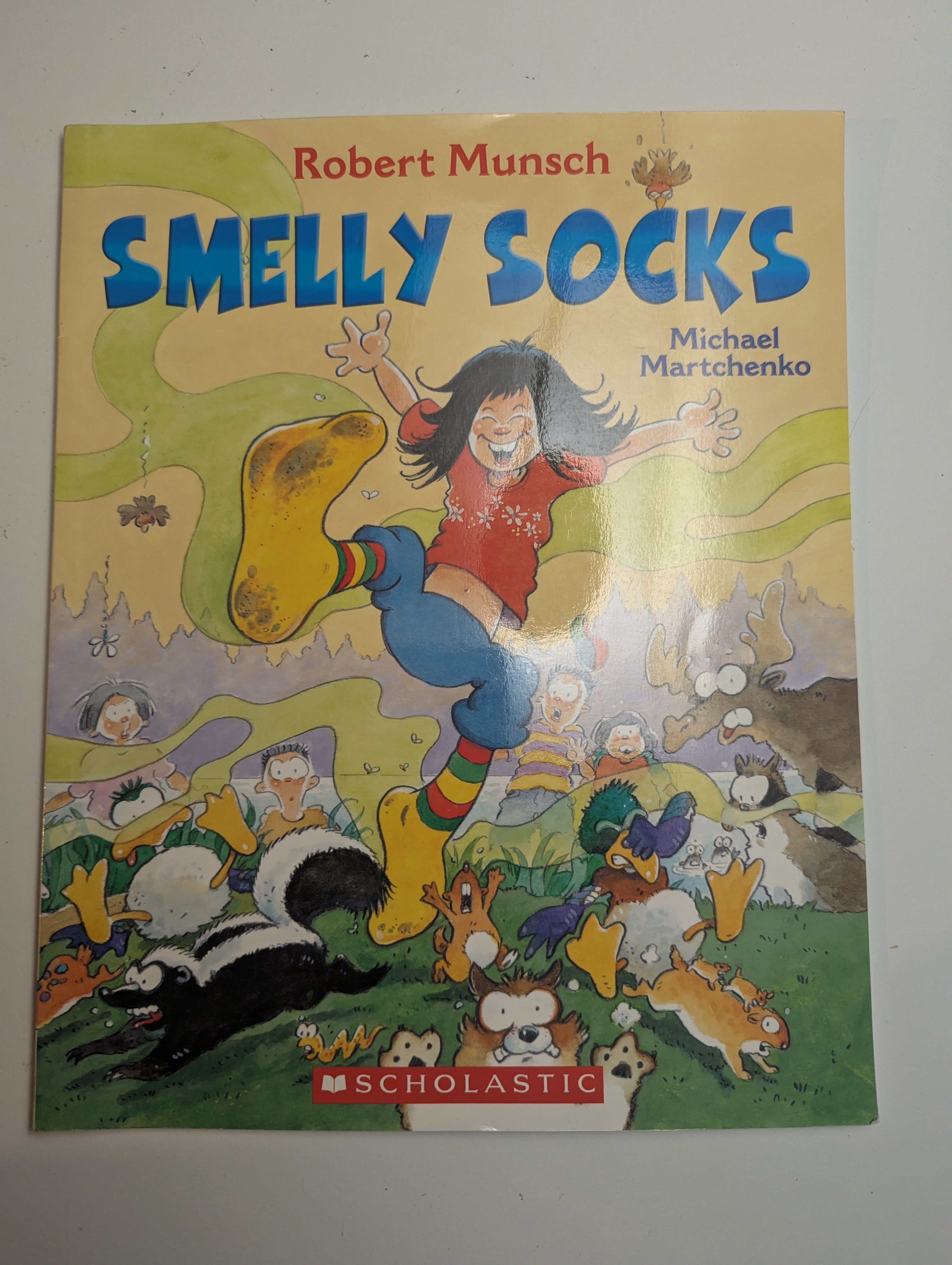 Smelly Socks — by Robert Munsch - Lightly Used