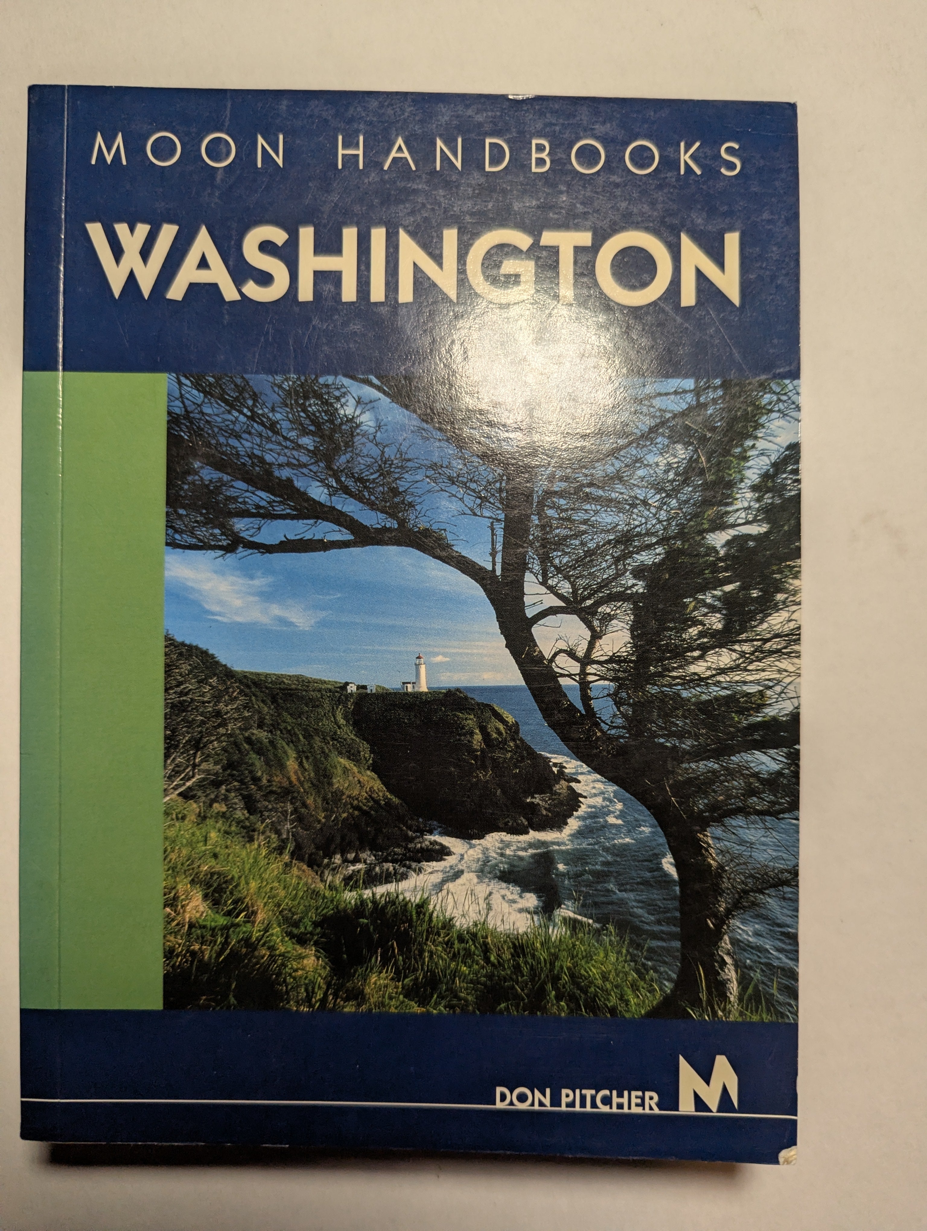 Moon Handbooks: Washington — by Moon Travel Guides - Lightly Used